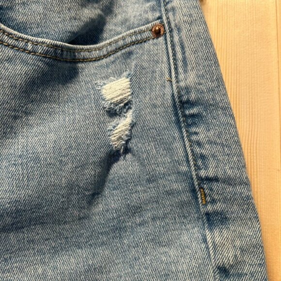 Old Navy Light Blue Distressed Jean Shorts - Picture 3 of 6